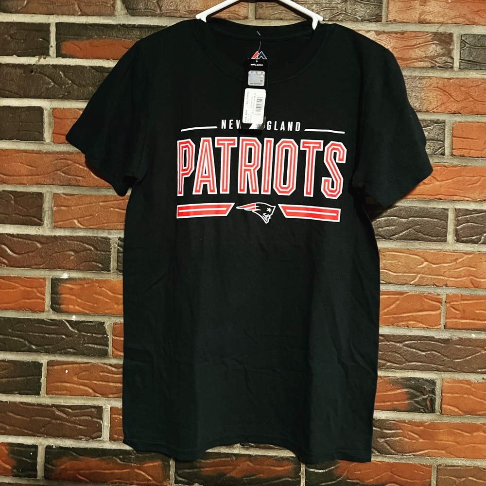 This patriots tee shirt is brand new with tags